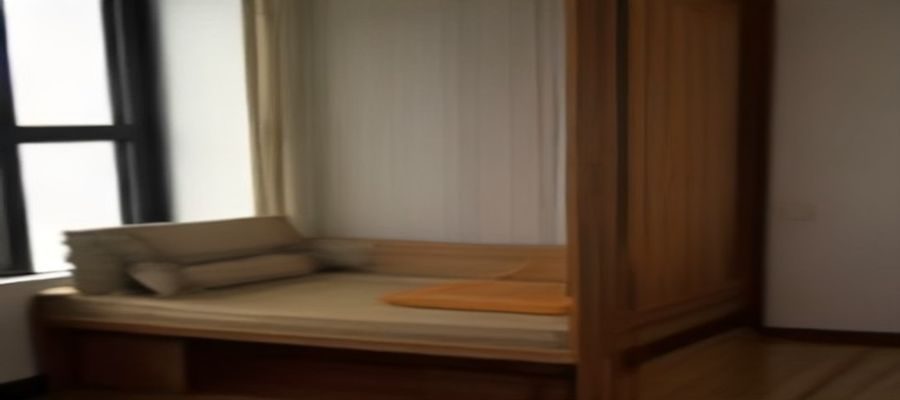 网络社区平台架构示意图，展示用户上传、内容分发、社区互动三层结构，焦糖色调专业图解风格，与91社区平台性质分析相关